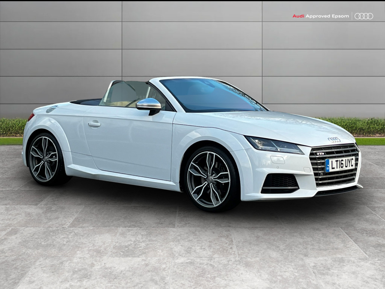 Main listing image - Audi TT S