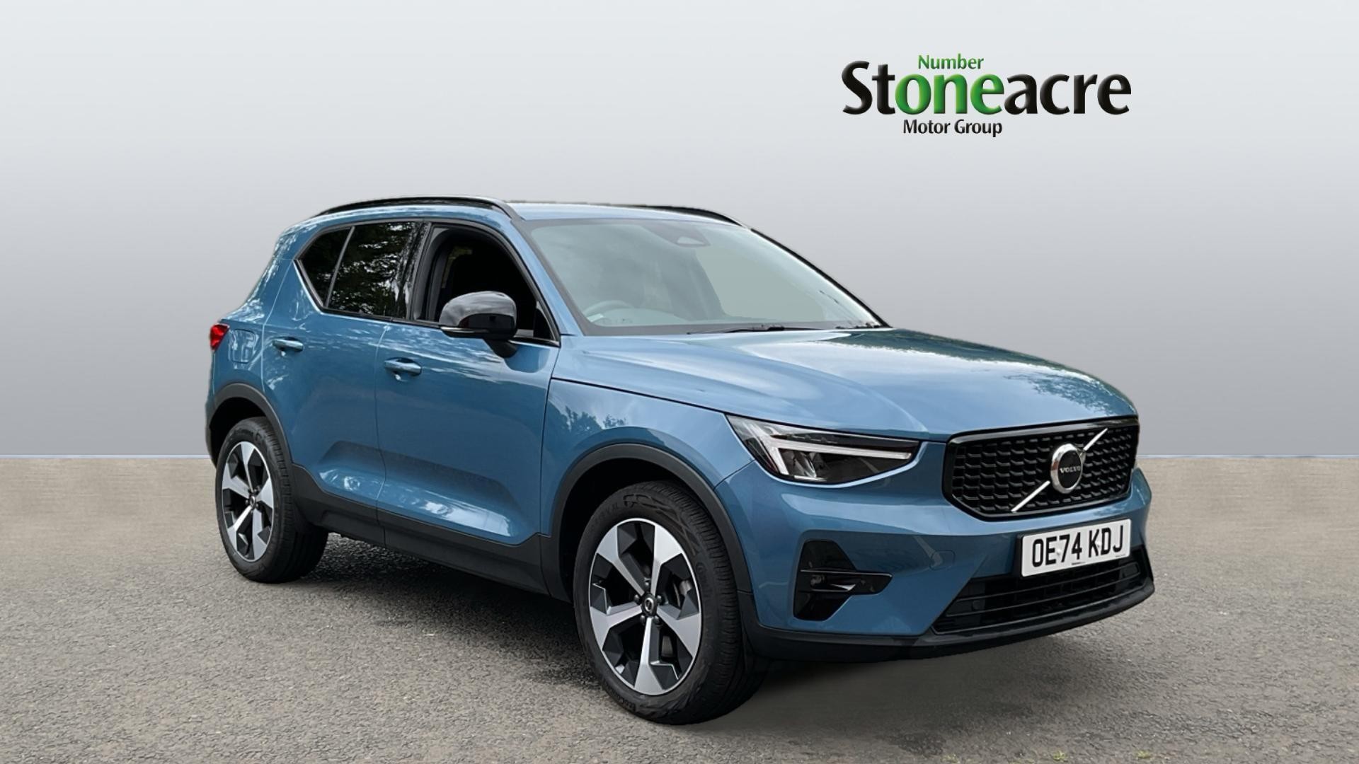 Main listing image - Volvo XC40