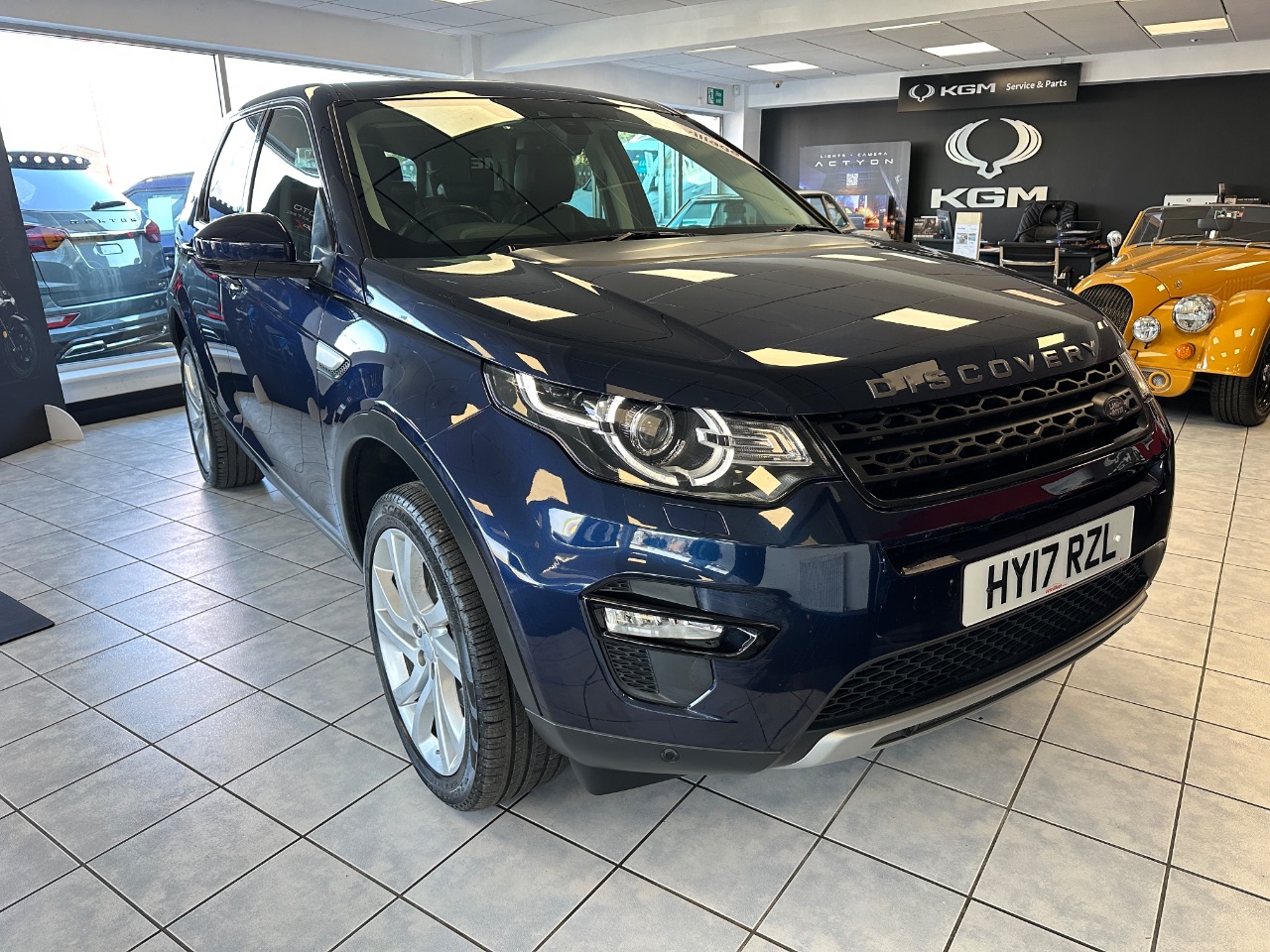 Main listing image - Land Rover Discovery Sport