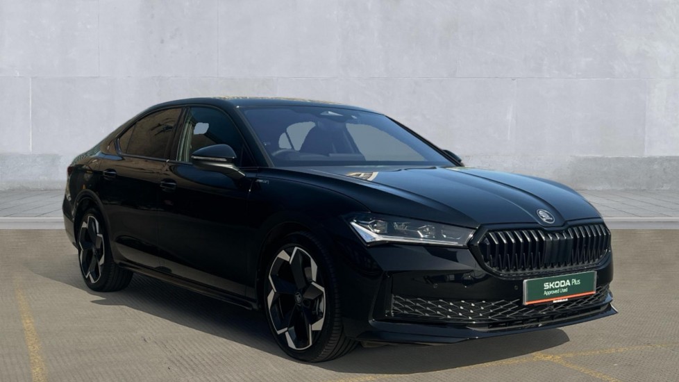 Main listing image - Skoda Superb