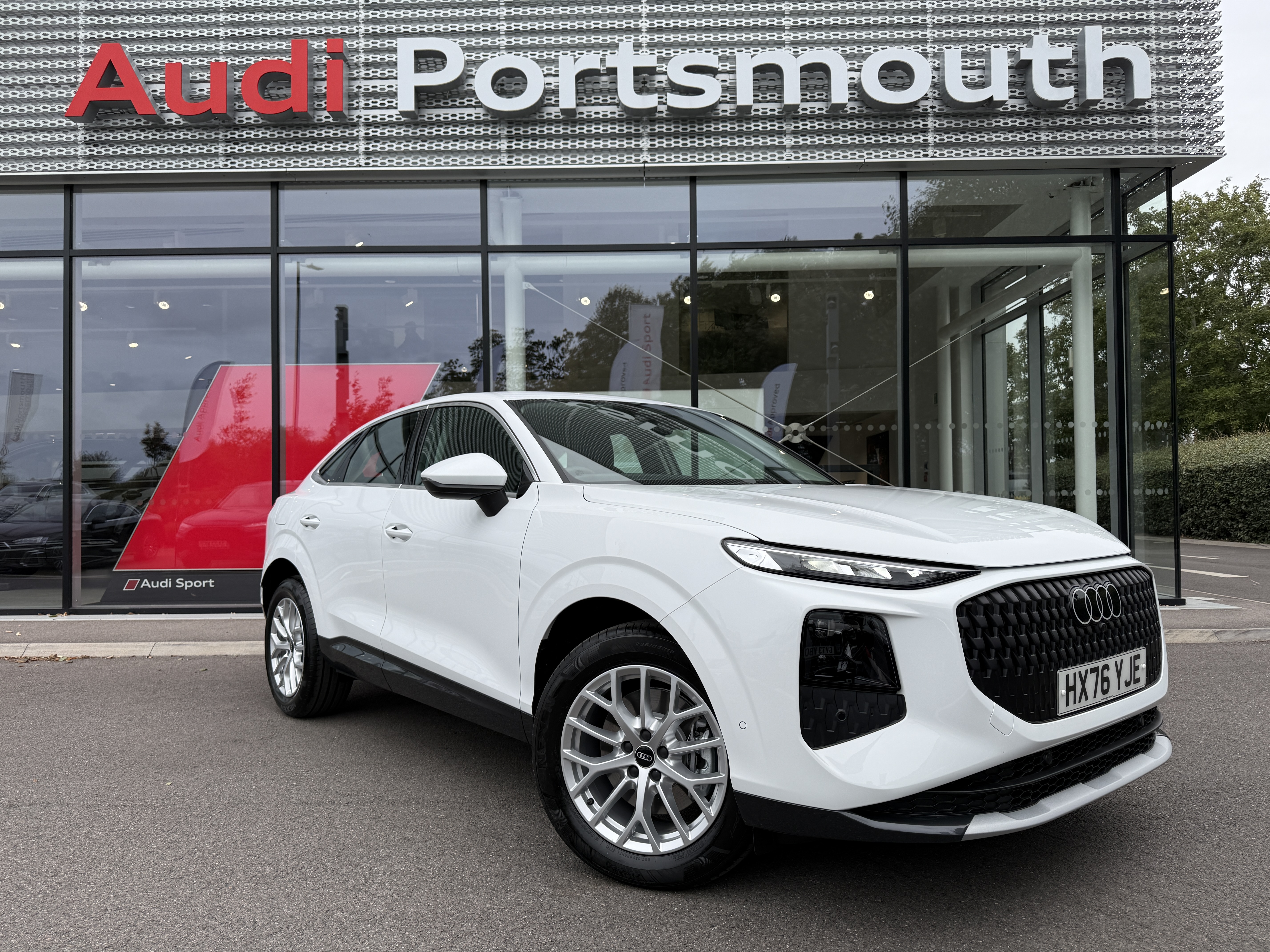Main listing image - Audi Q3
