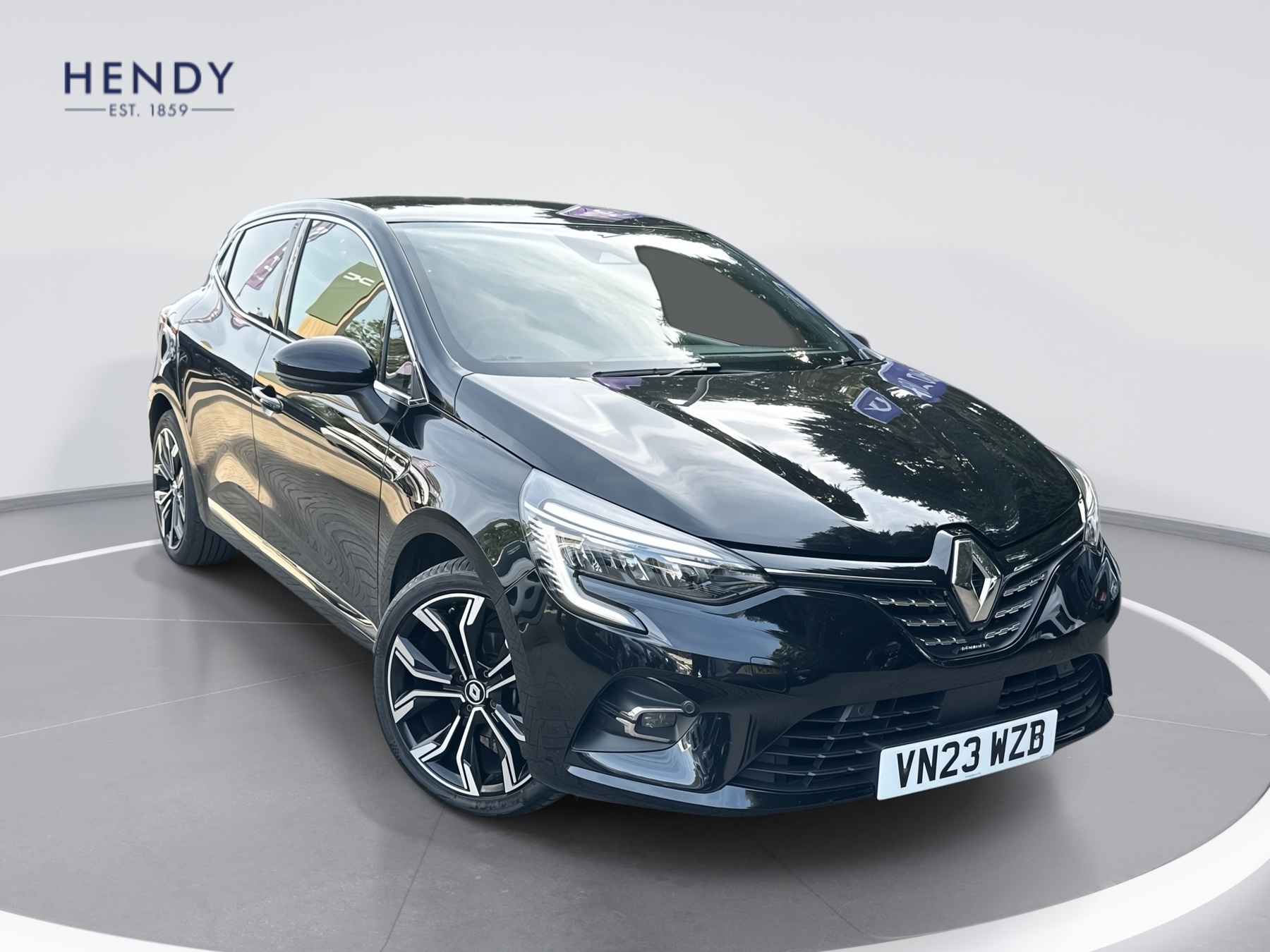Main listing image - Renault Clio