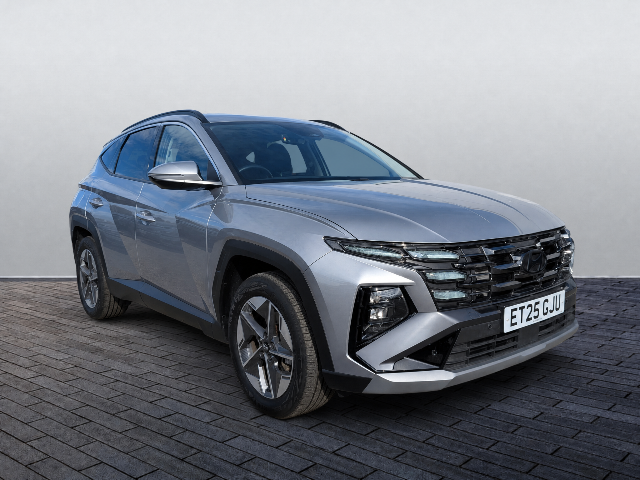 Main listing image - Hyundai Tucson