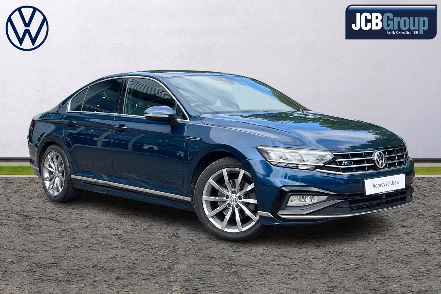 Main listing image - Volkswagen Passat