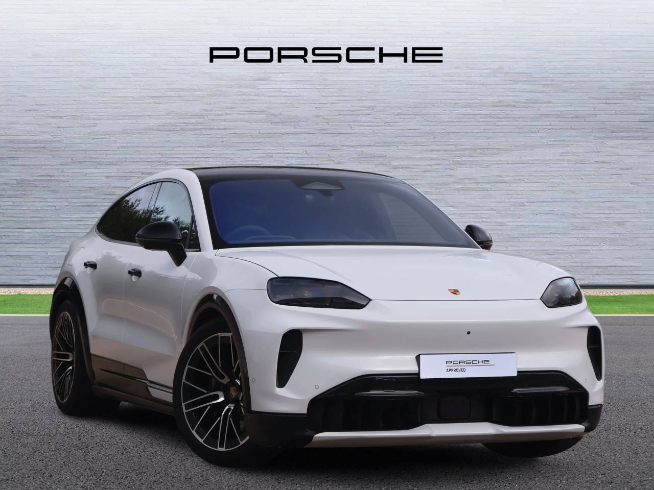 Main listing image - Porsche Cayenne Electric