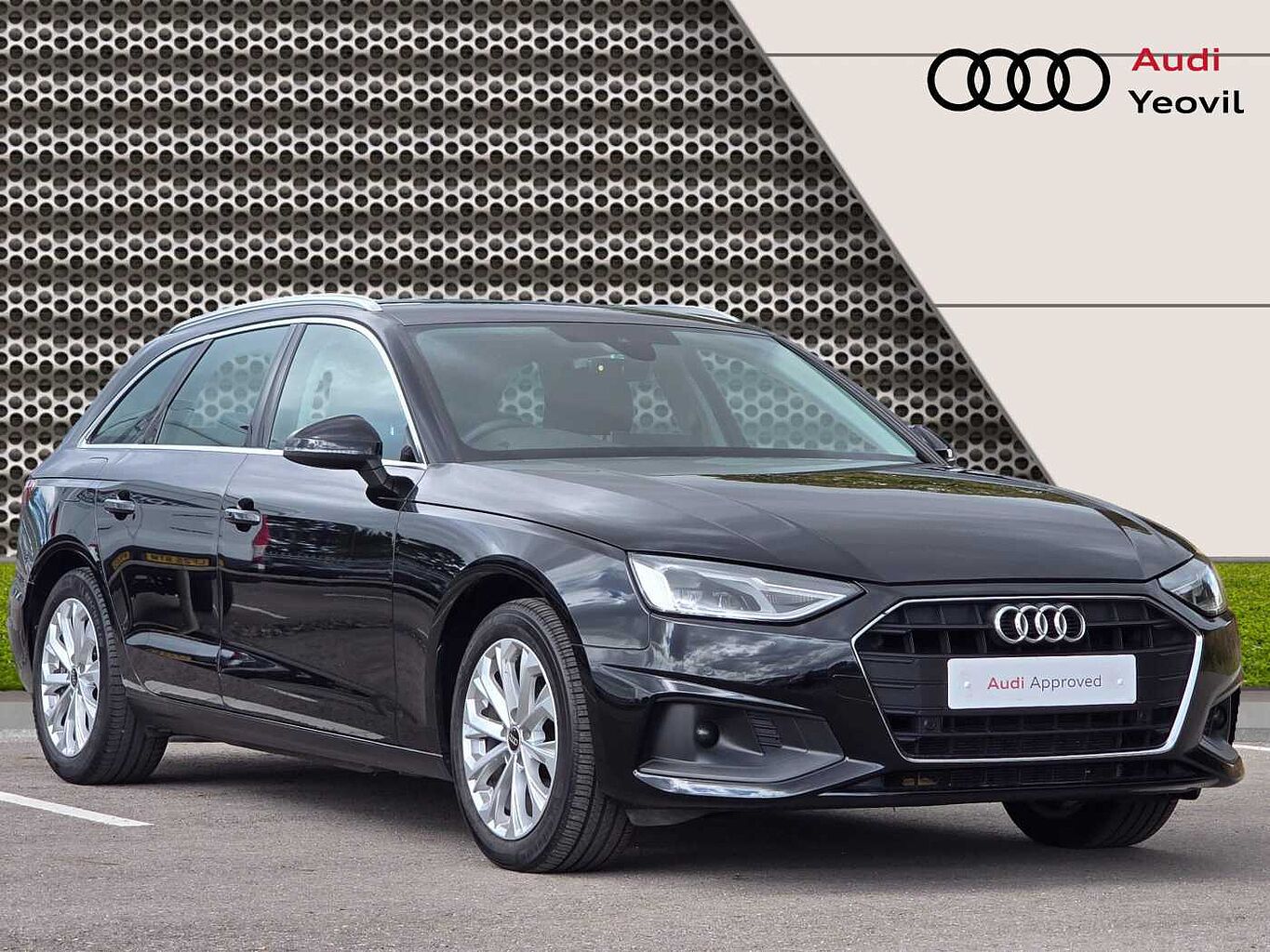 Main listing image - Audi A4