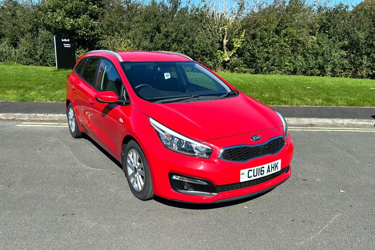 Main listing image - Kia Ceed SW