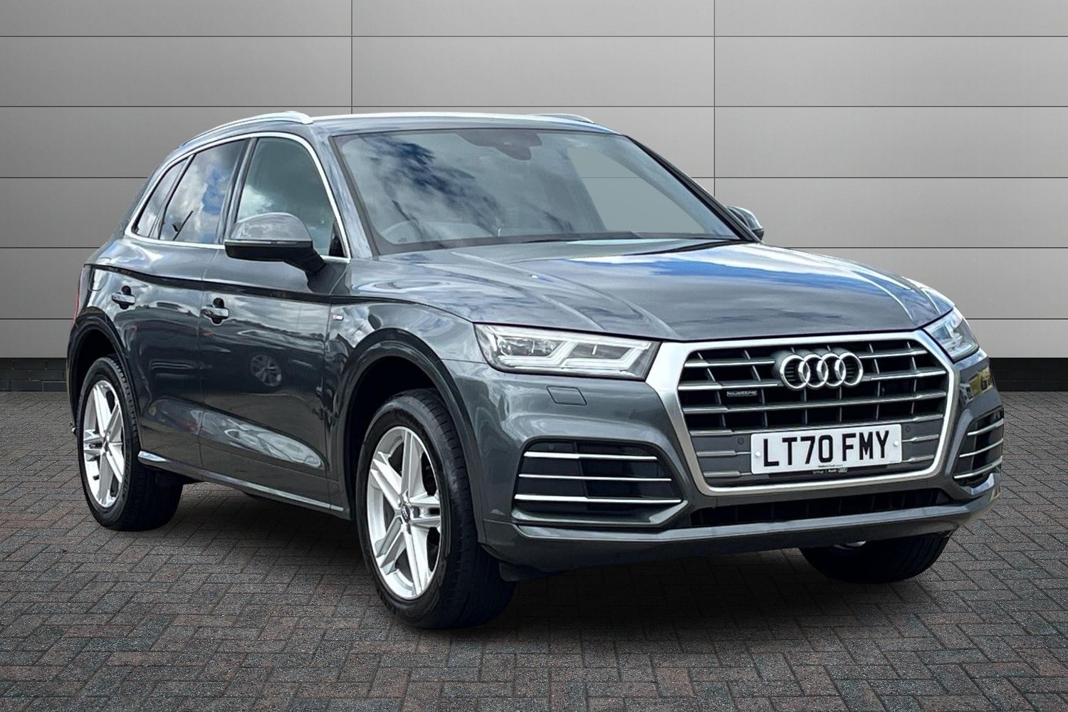 Main listing image - Audi Q5