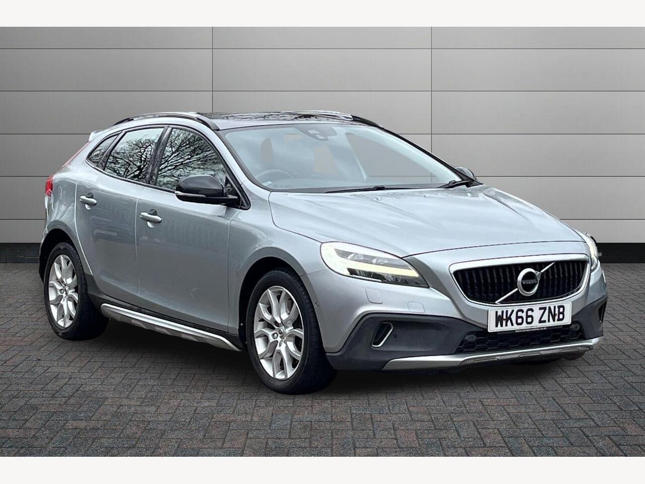 Main listing image - Volvo V40 Cross Country