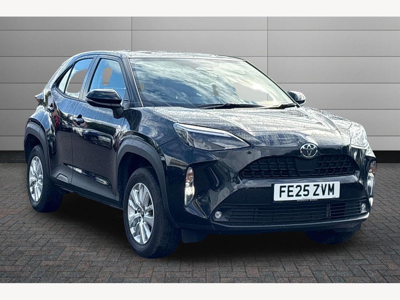 Main listing image - Toyota Yaris Cross