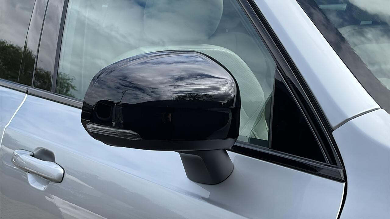 Main listing image - Volvo XC90