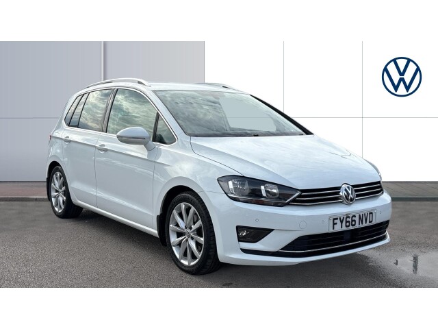 Main listing image - Volkswagen Golf SV