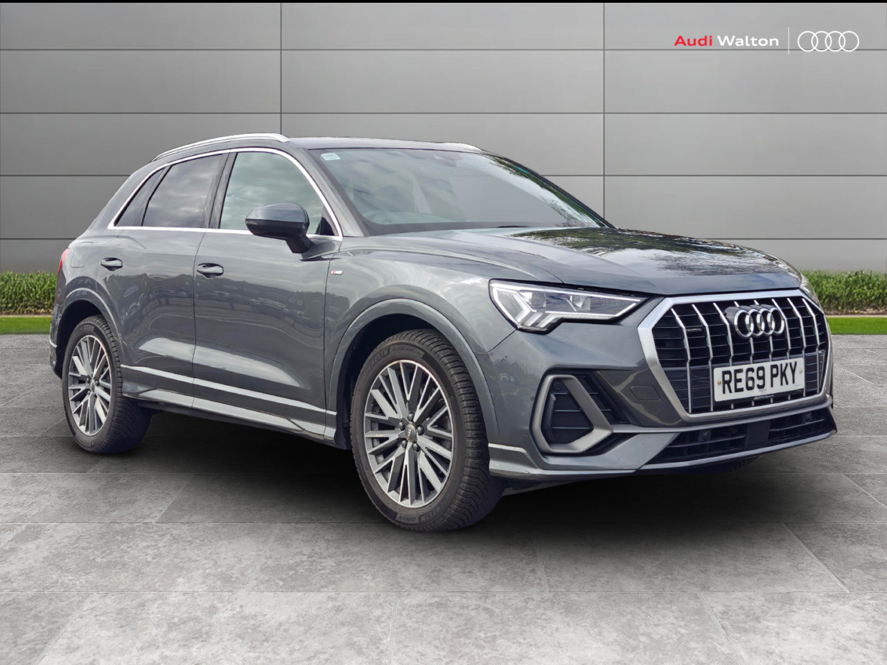 Main listing image - Audi Q3