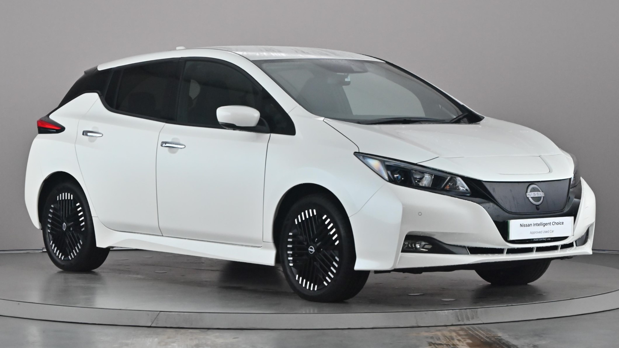 Main listing image - Nissan Leaf