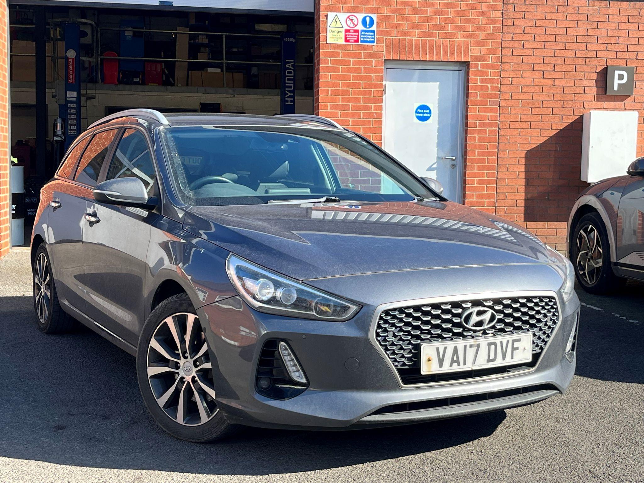 Main listing image - Hyundai i30 Tourer