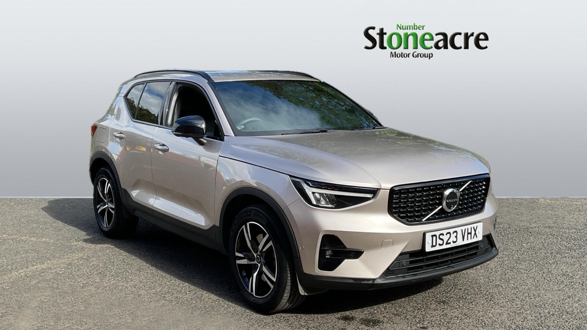 Main listing image - Volvo XC40