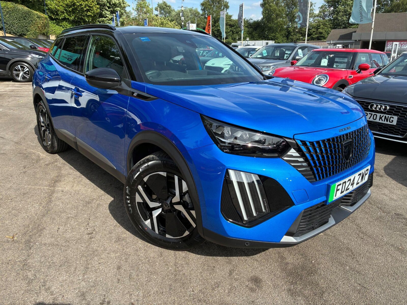 Main listing image - Peugeot e-2008