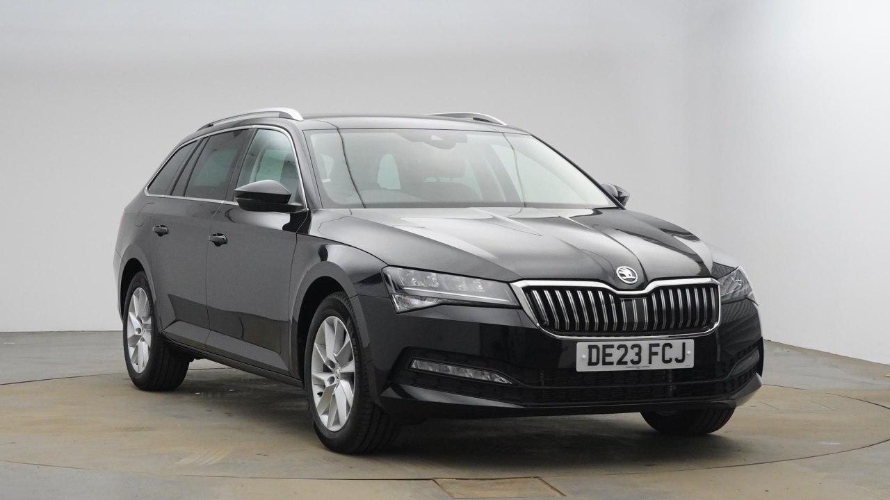 Main listing image - Skoda Superb Estate