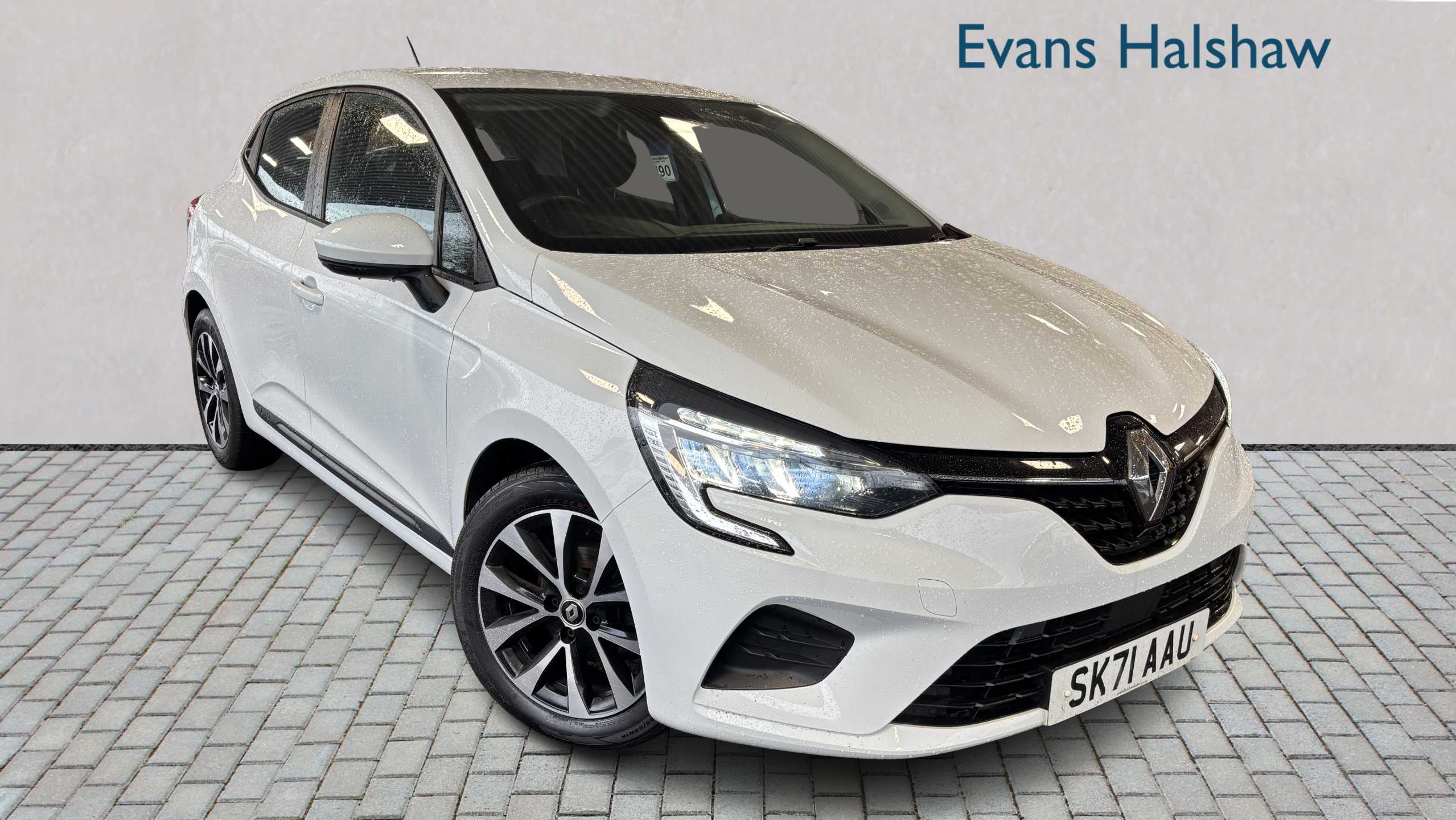 Main listing image - Renault Clio