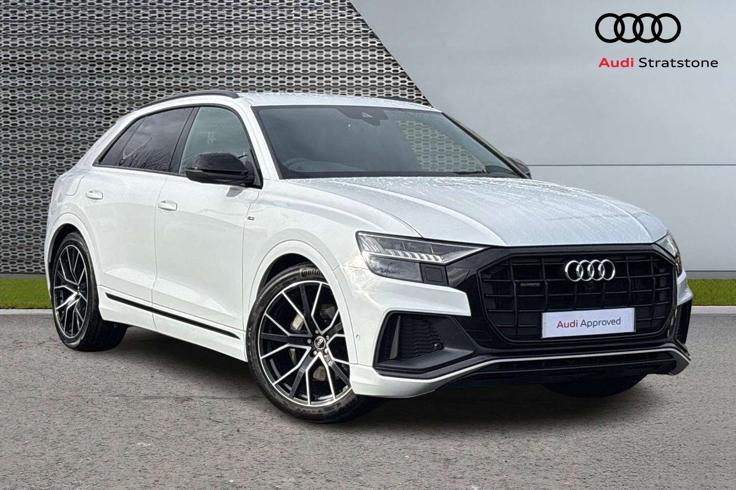 Main listing image - Audi Q8