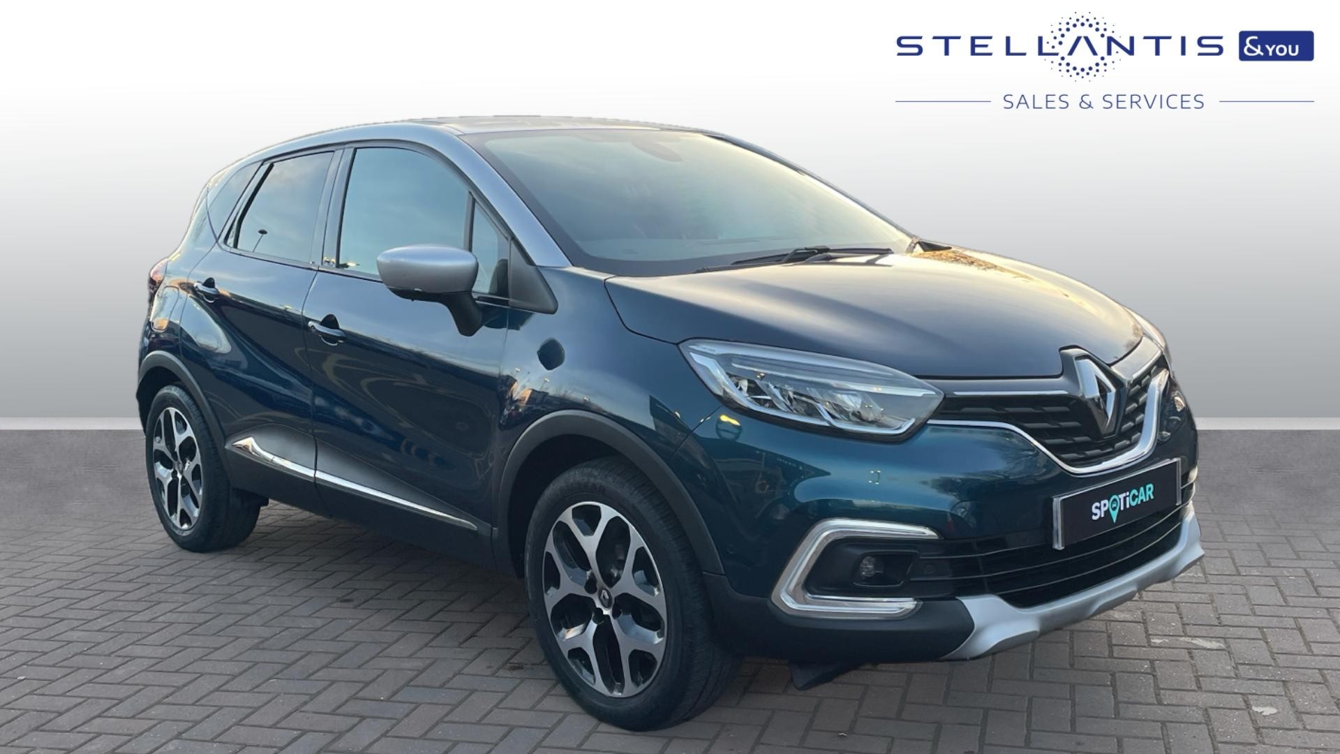 Main listing image - Renault Captur