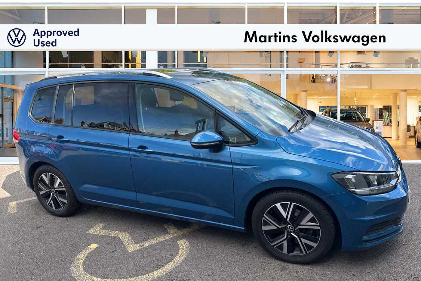 Main listing image - Volkswagen Touran