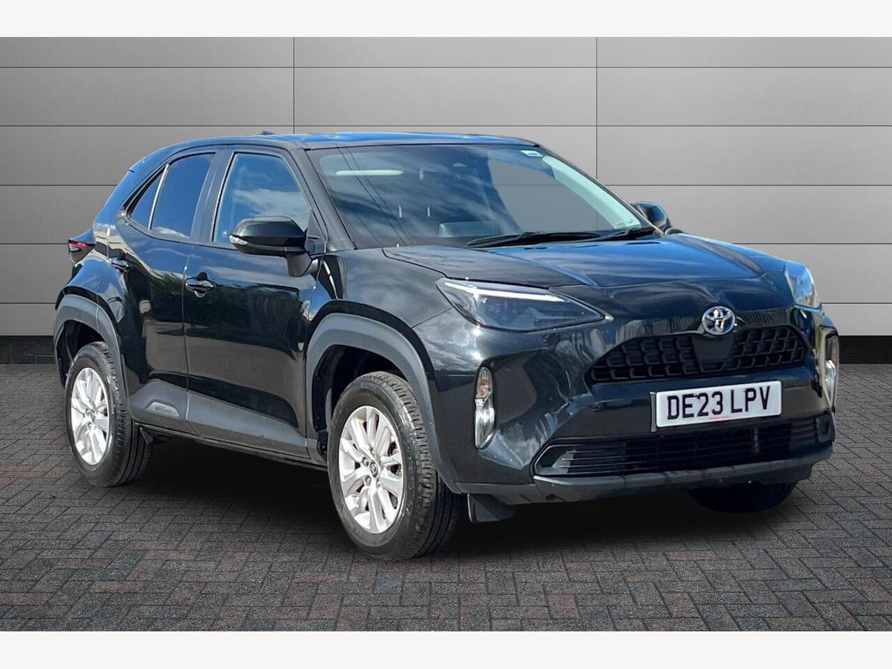 Main listing image - Toyota Yaris Cross