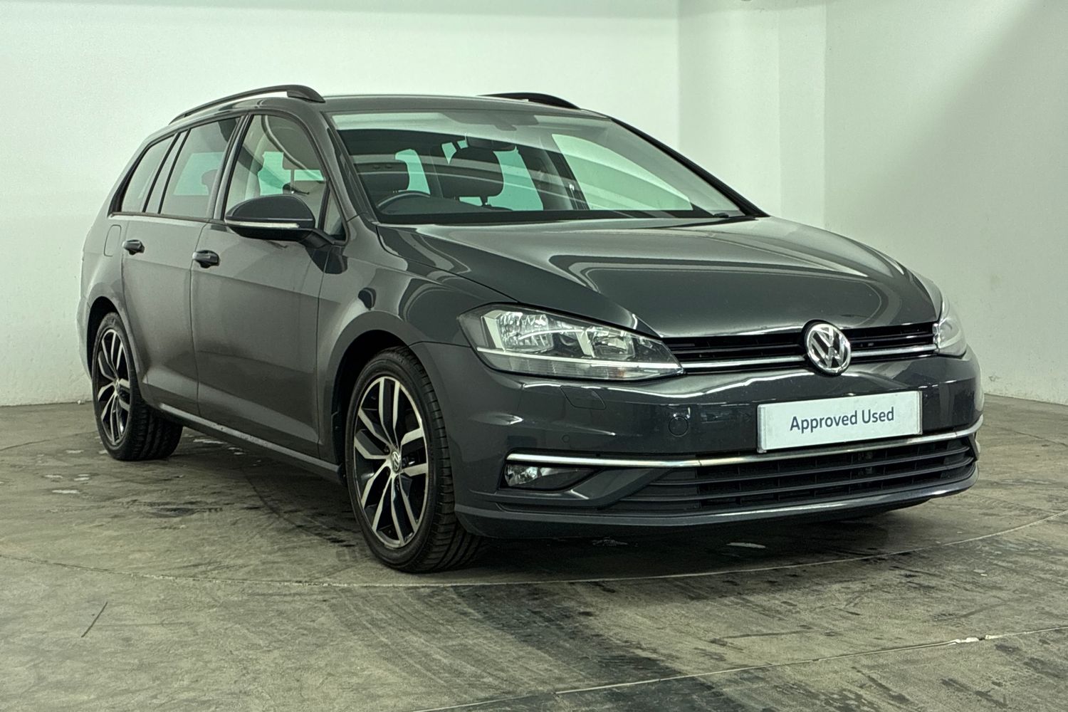 Main listing image - Volkswagen Golf Estate