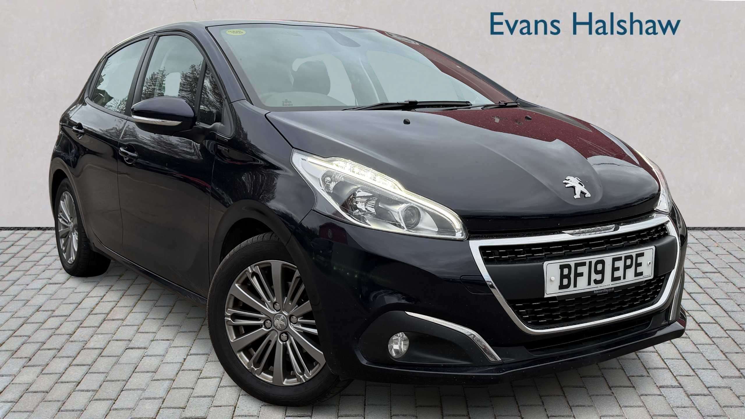 Main listing image - Peugeot 208