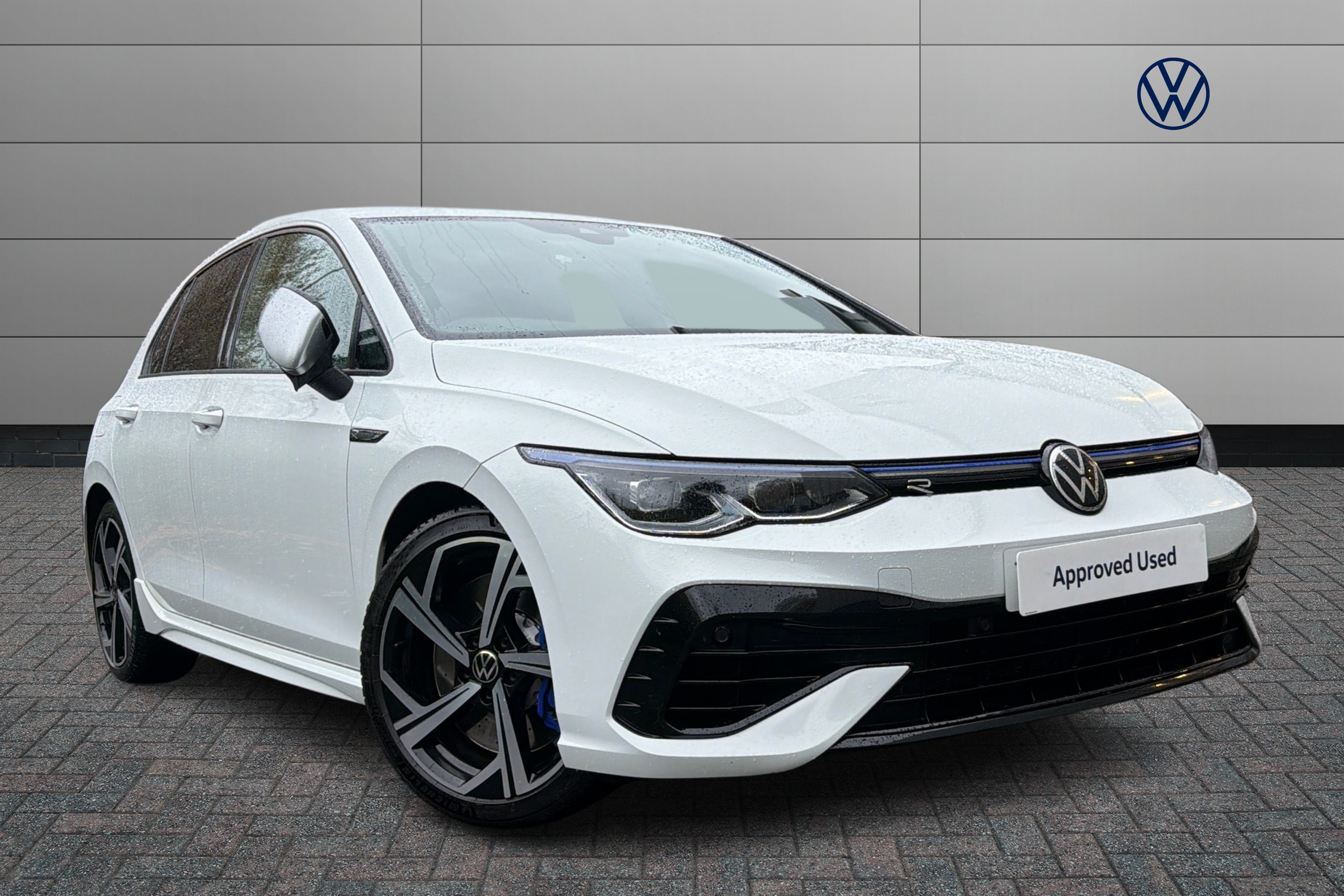 Main listing image - Volkswagen Golf R