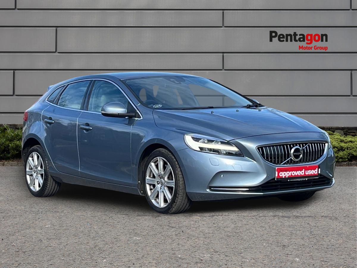 Main listing image - Volvo V40