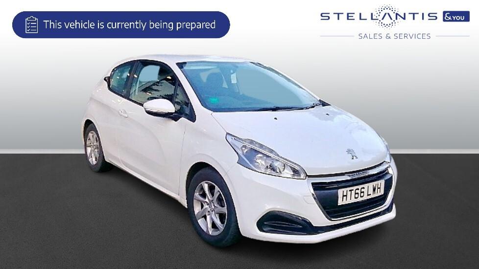 Main listing image - Peugeot 208