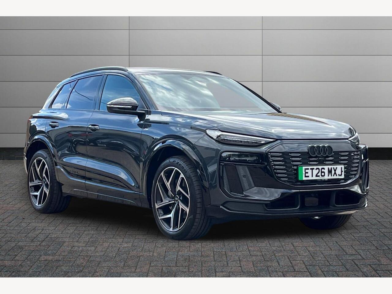 Main listing image - Audi Q6