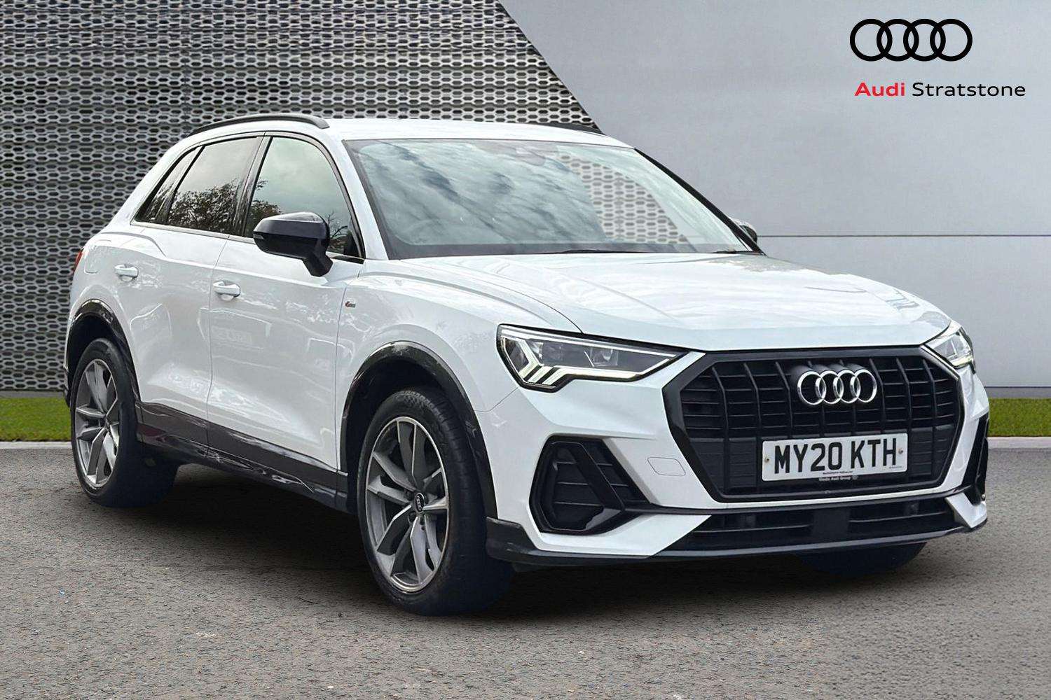 Main listing image - Audi Q3