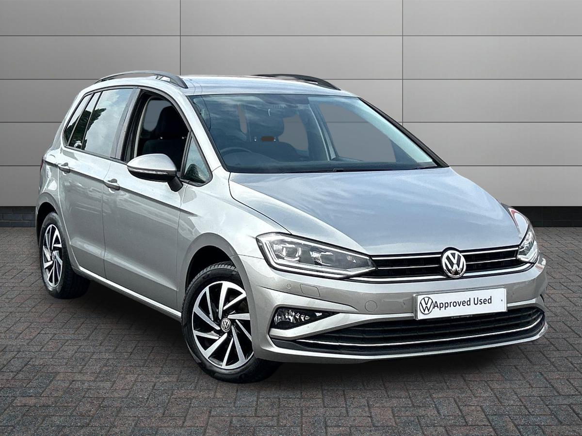 Main listing image - Volkswagen Golf SV
