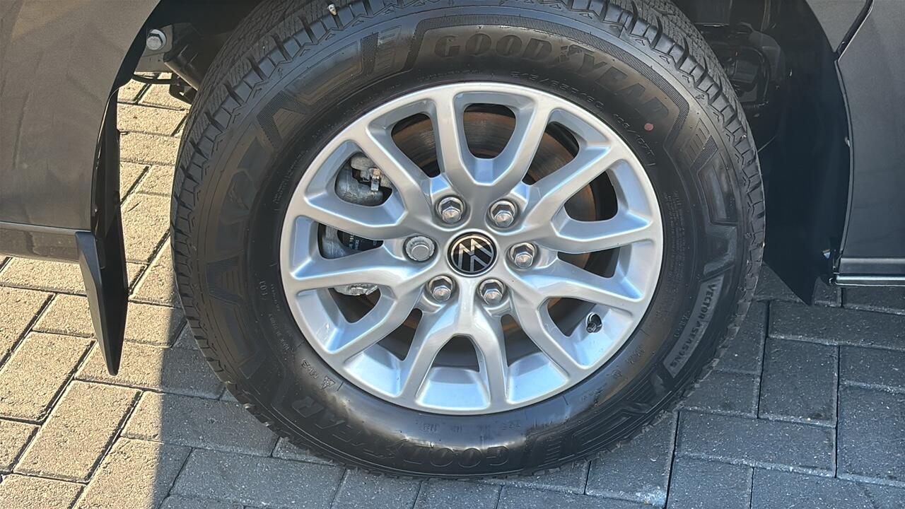 Main listing image - Volkswagen Transporter