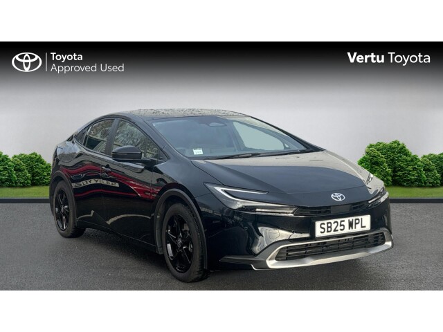 Main listing image - Toyota Prius Plug-In