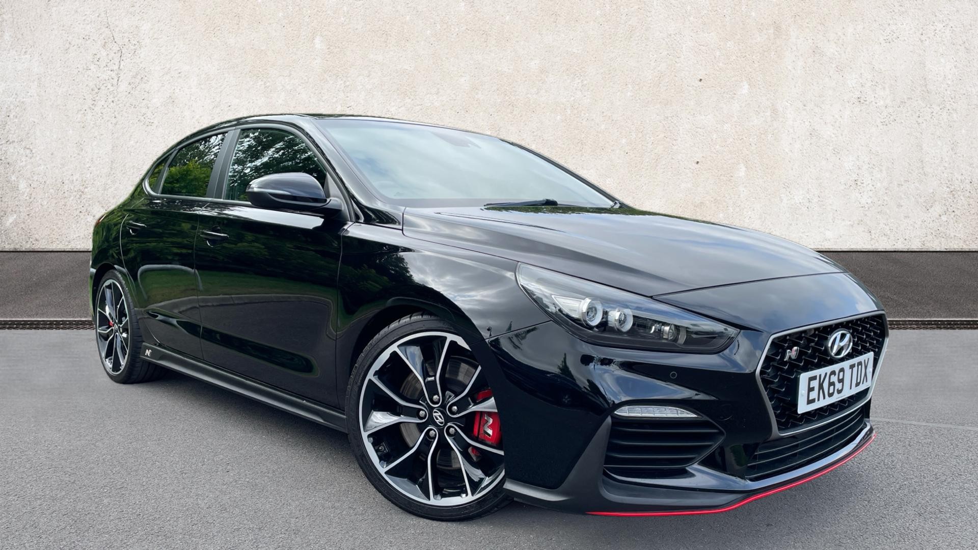 Main listing image - Hyundai i30 Fastback