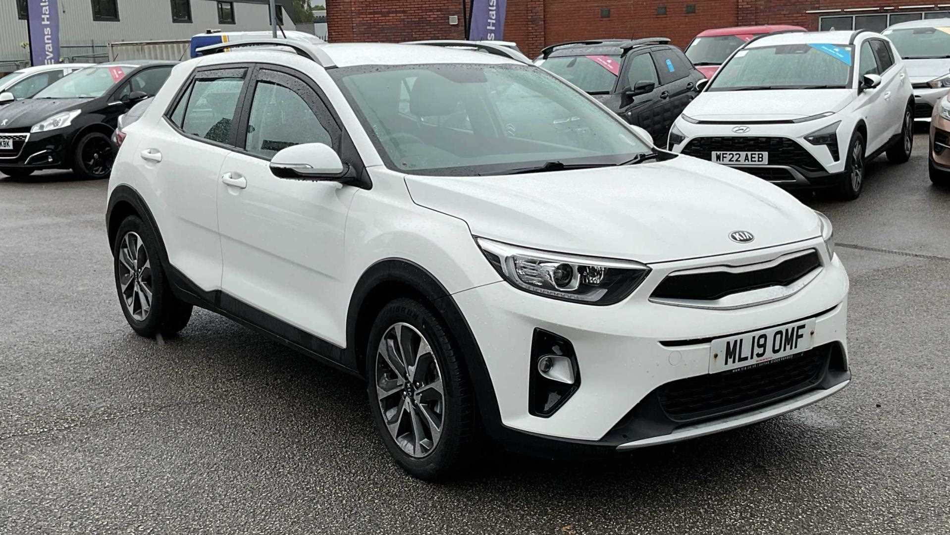 Main listing image - Kia Stonic