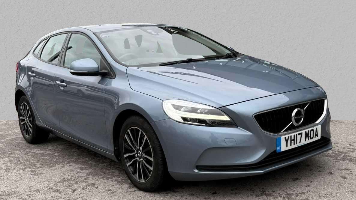 Main listing image - Volvo V40