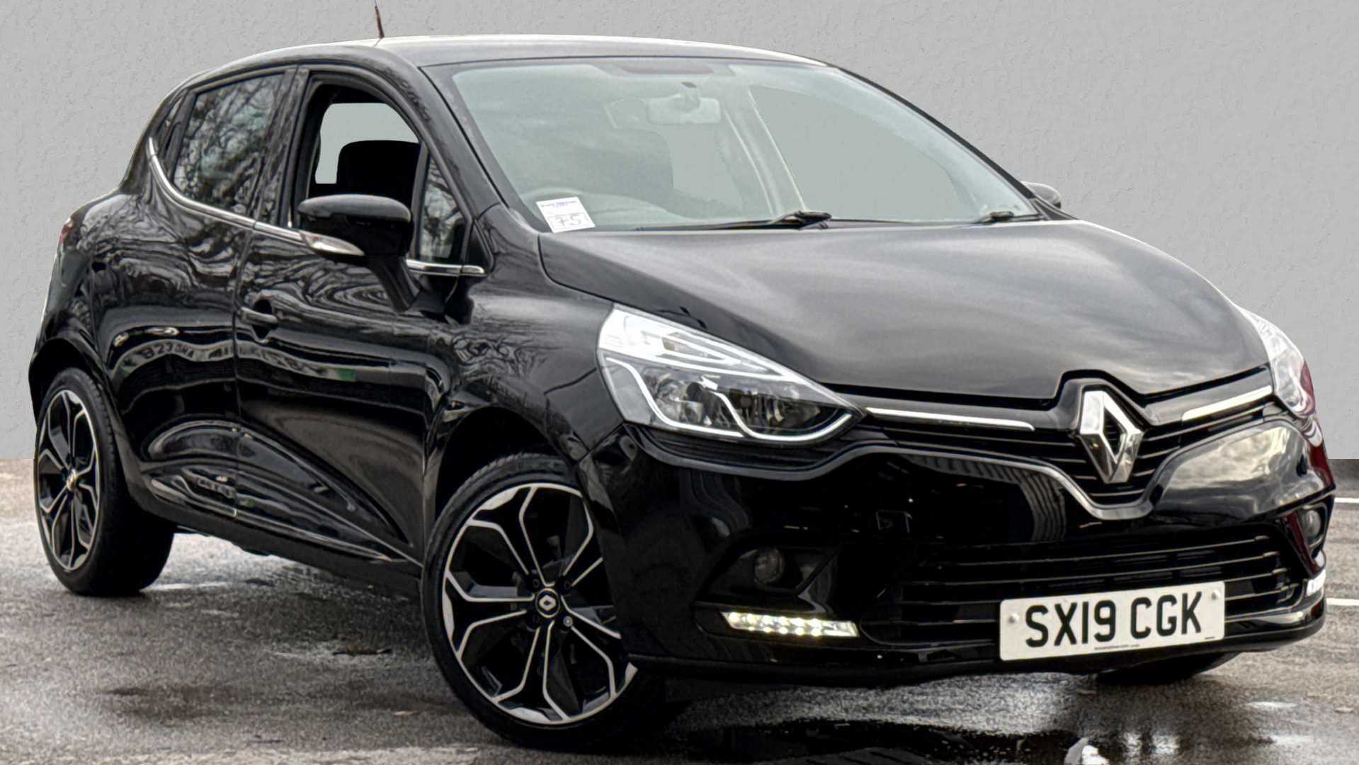 Main listing image - Renault Clio