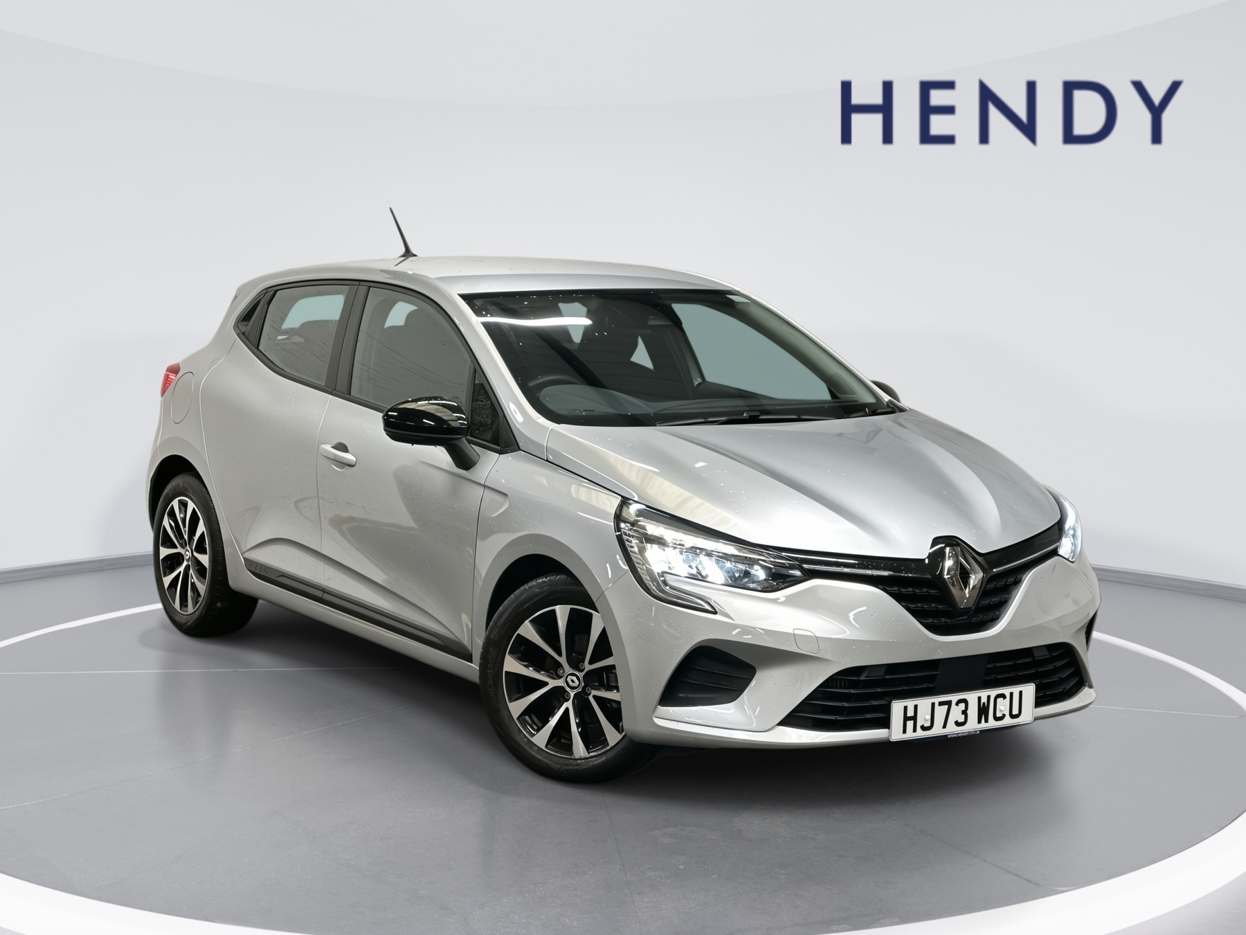 Main listing image - Renault Clio