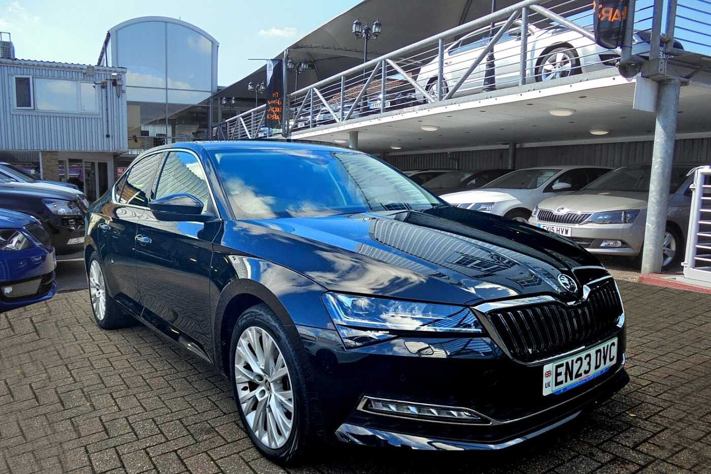 Main listing image - Skoda Superb