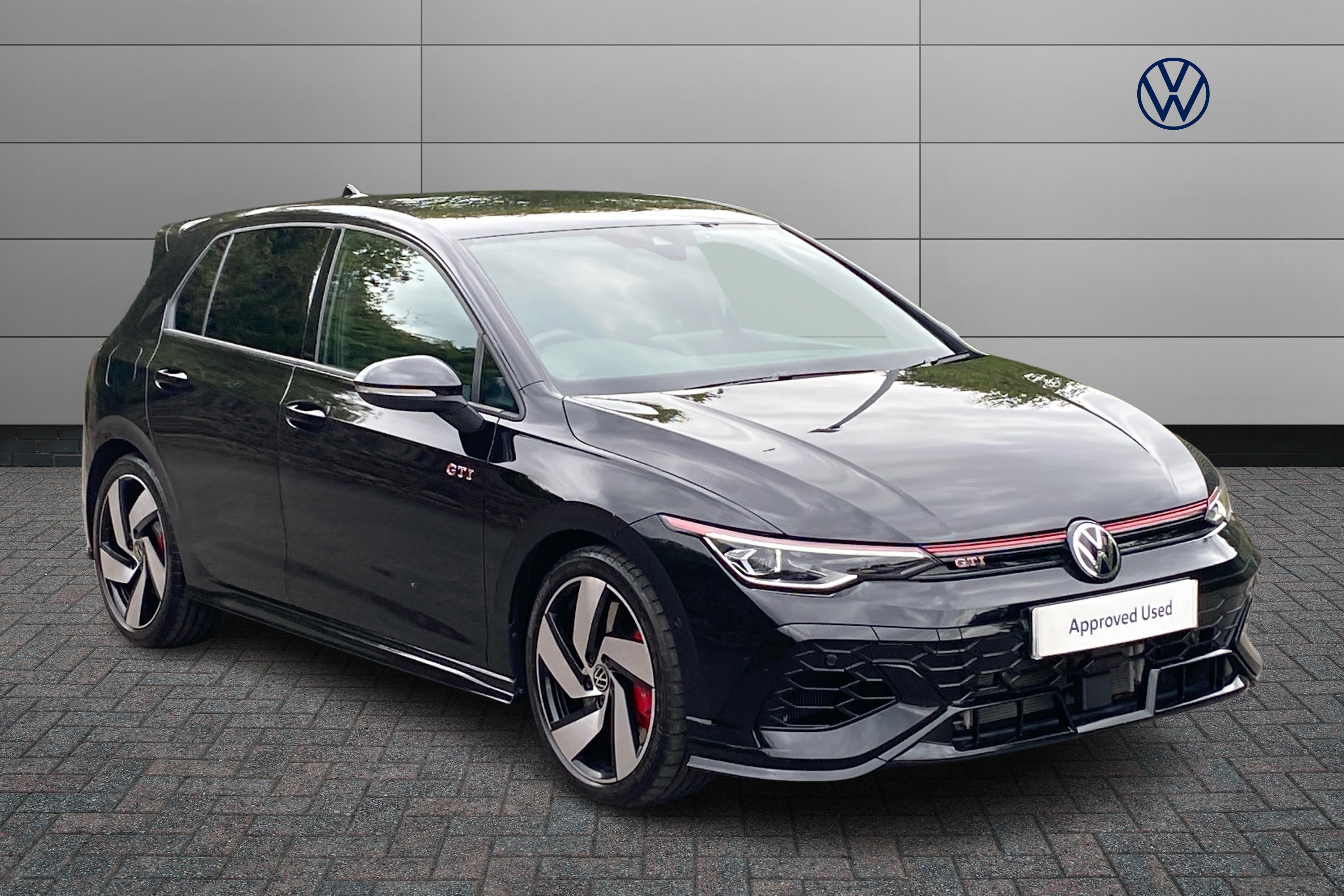 Main listing image - Volkswagen Golf
