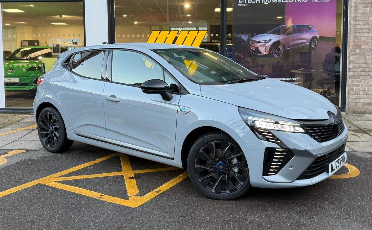 Main listing image - Renault Clio