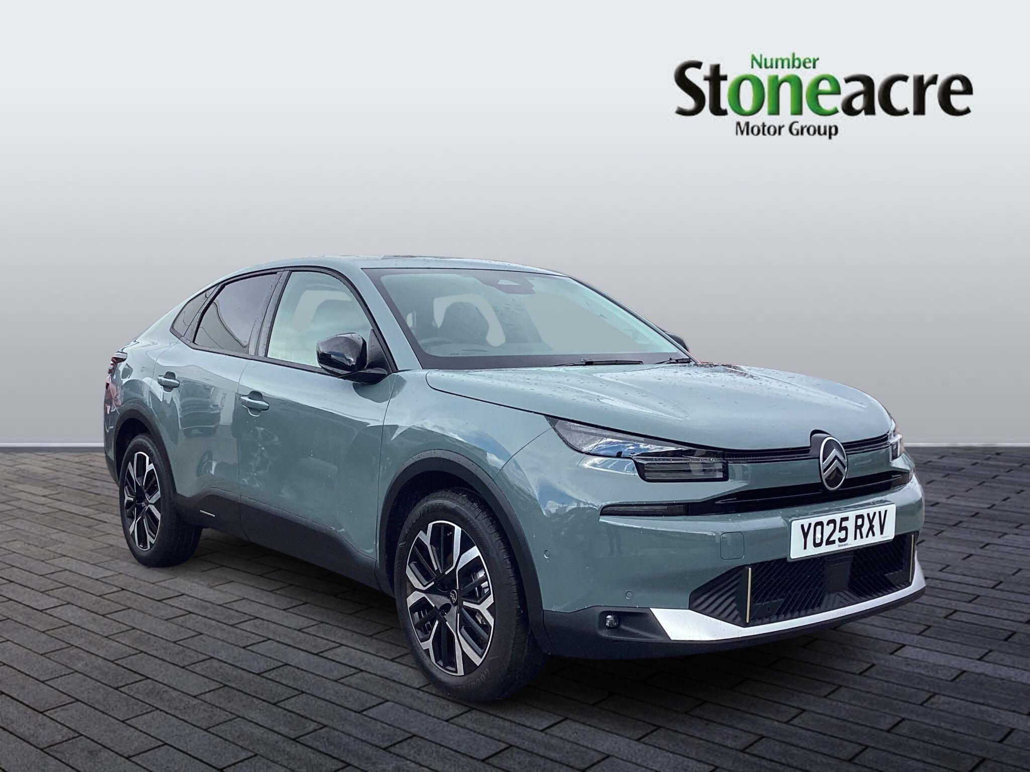 Main listing image - Citroen C4 X
