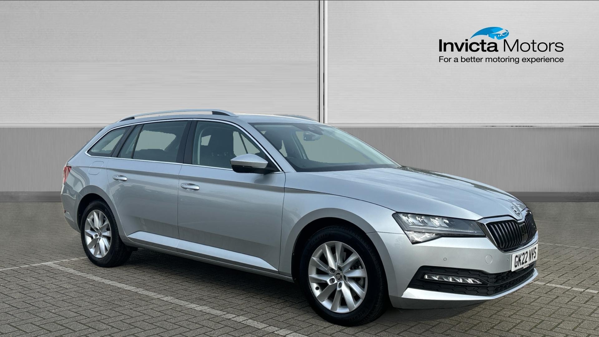 Main listing image - Skoda Superb Estate