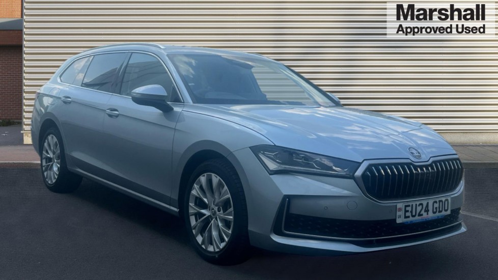 Main listing image - Skoda Superb Estate