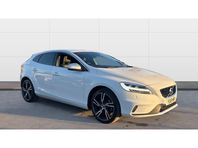 Main listing image - Volvo V40