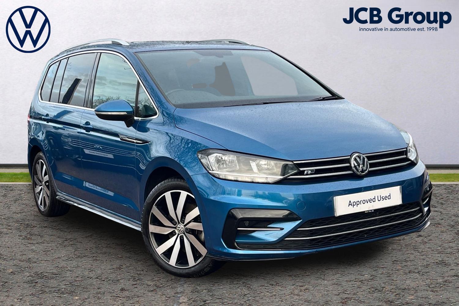 Main listing image - Volkswagen Touran